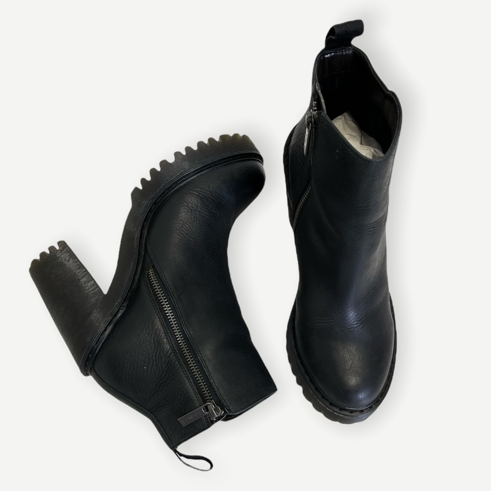 DR. MARTENS Magdalena Ankle Zip Leather Booties